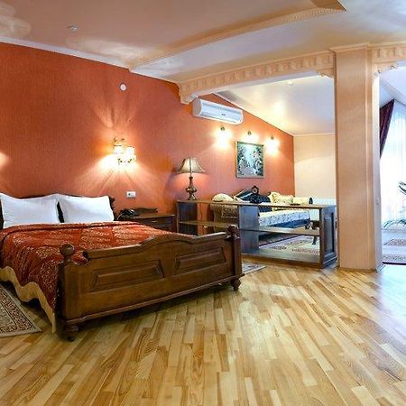 Okolytsya Motel Rivne Exterior photo