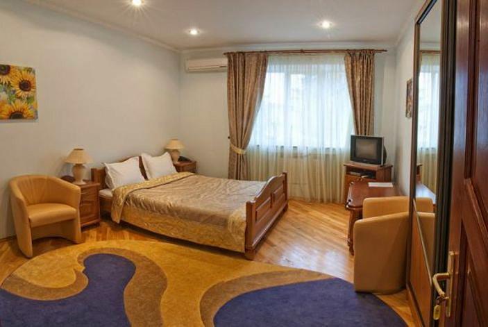 Okolytsya Motel Rivne Exterior photo